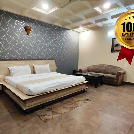 Hotel Blue Bell - Karol Bagh New Delhi Екстериор снимка