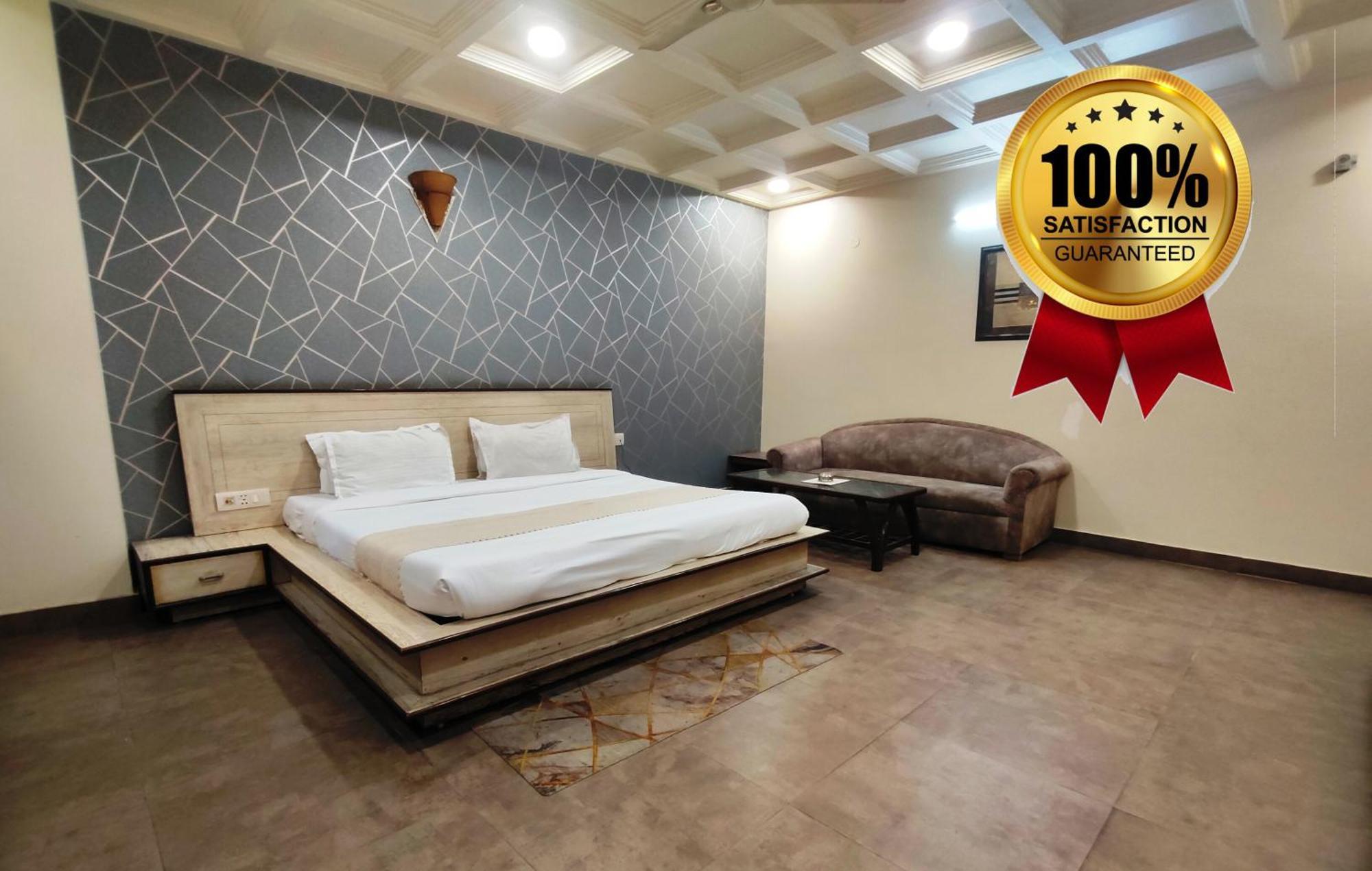 Hotel Blue Bell - Karol Bagh New Delhi Екстериор снимка