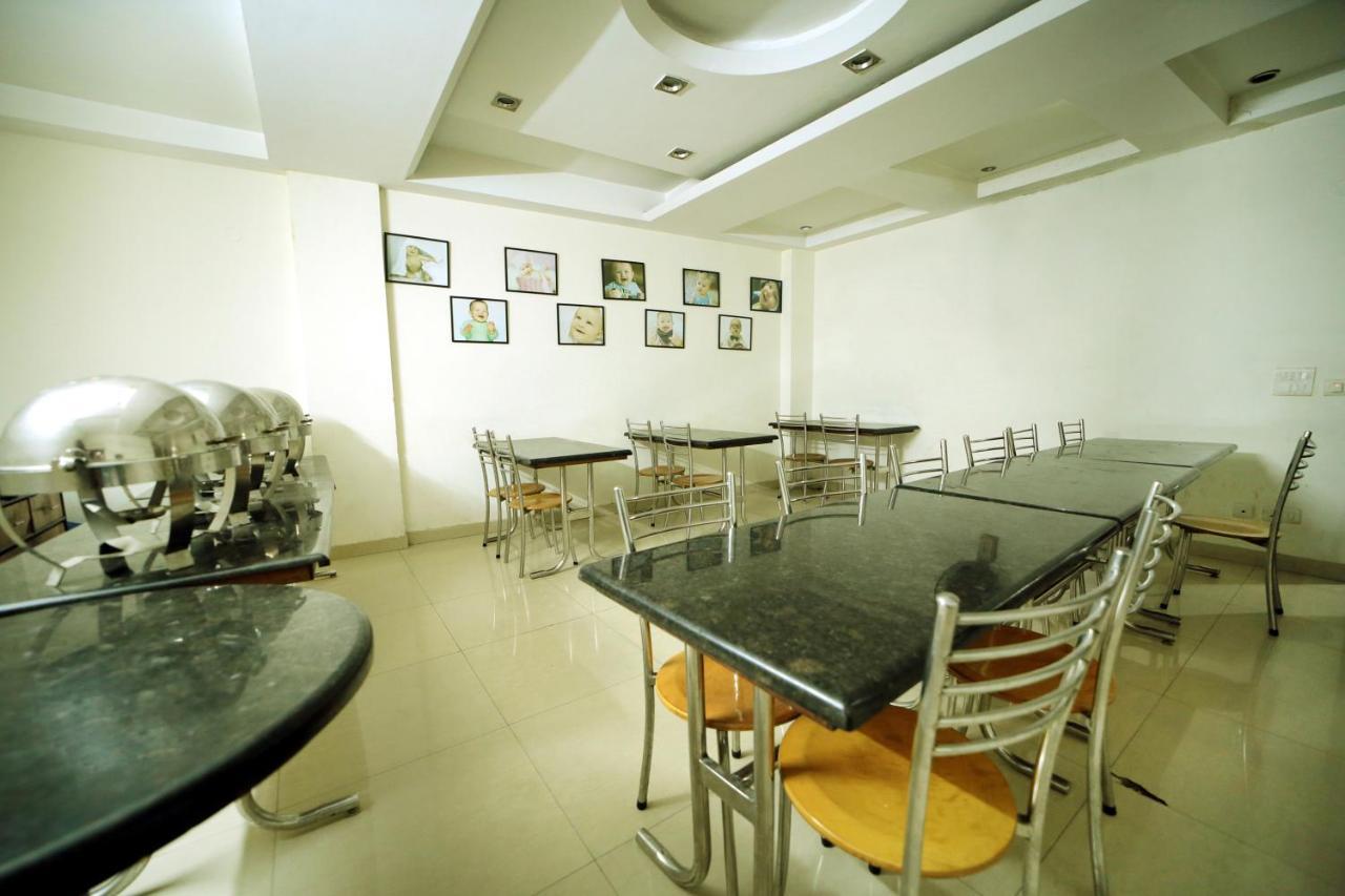 Hotel Blue Bell - Karol Bagh New Delhi Екстериор снимка